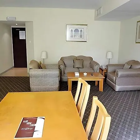 Emirates Plaza Hotel-2
